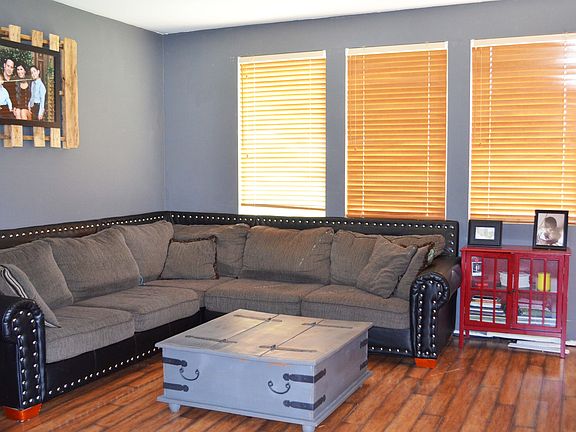 2nd image of 7700 Picnic St