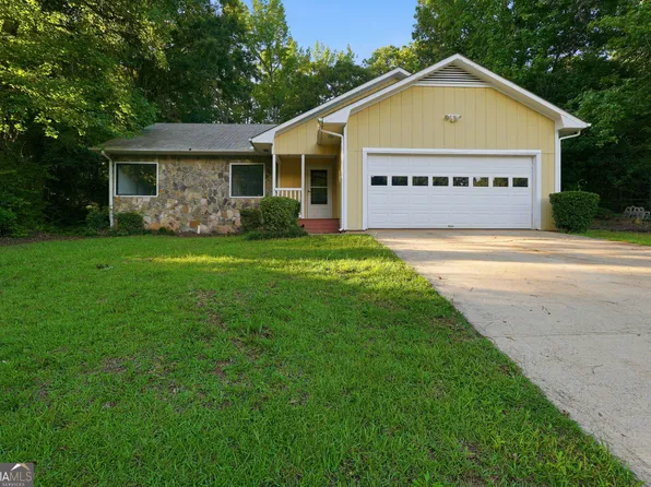 140 Forrest Brook Dr, Palmetto, GA 30268