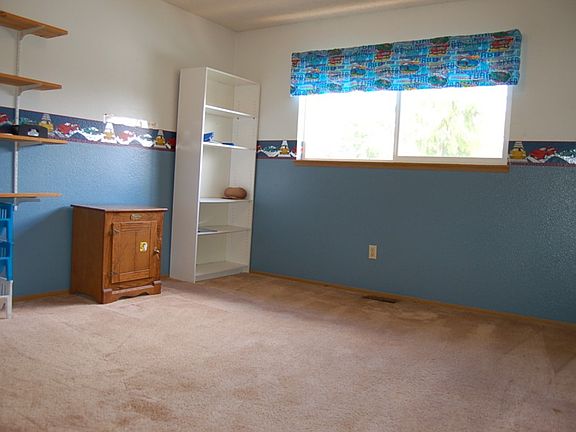5th image of 5220 S 298th Ct