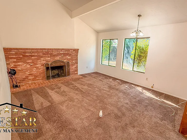 2446 Hasti Acres Dr — Photo 32