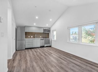 1180 Comox St #220, Vancouver, BC V6E 1K5