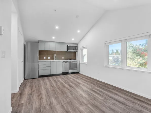 1180 Comox St #210, Vancouver, BC V6E 1K5