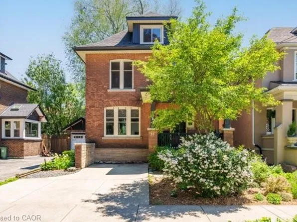 35 Burris St, Hamilton, ON L8M 2J1