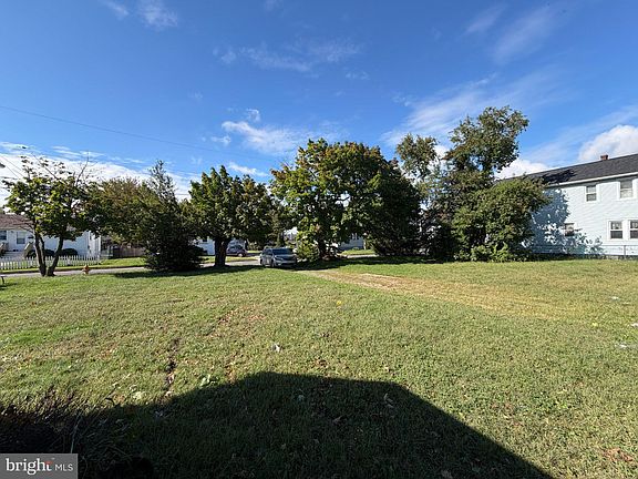 4th image of 51 E Griffith St