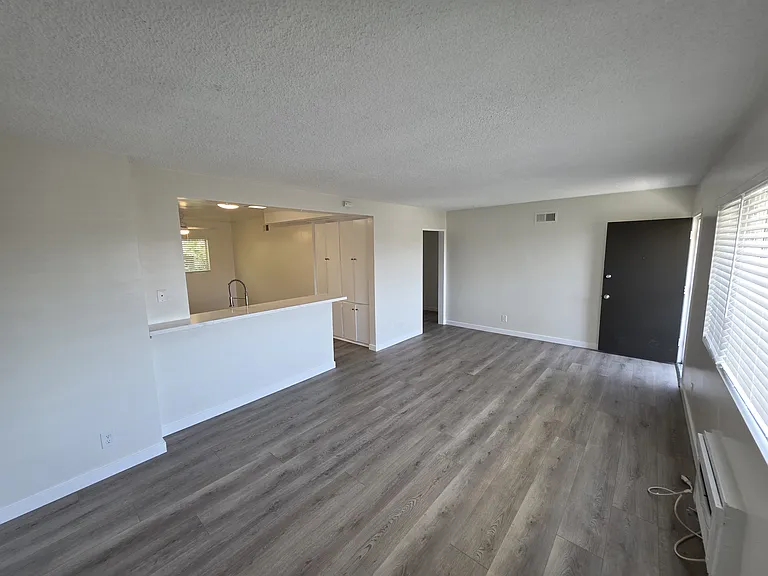 10714 La Reina Ave #4 — Photo 7