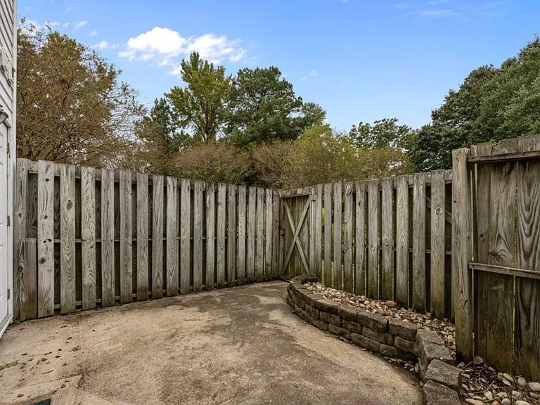 3917 Sterling Pointe Dr #KK1 — Photo 12