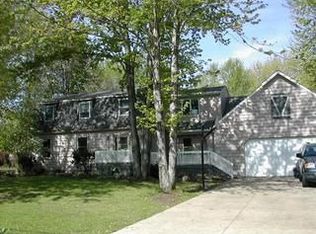 7144 Fairacres Rd, North Ridgeville, OH 44039