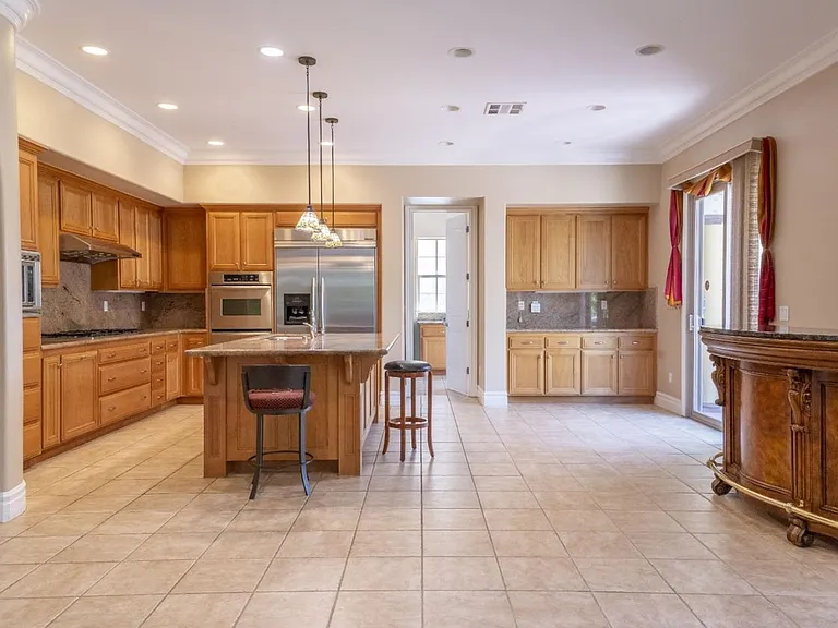 1101 Macias Ln — Photo 7