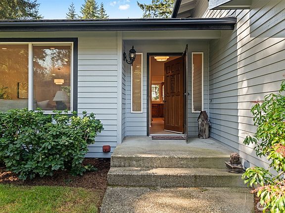 4th image of 11418 40th Avenue Ct NW