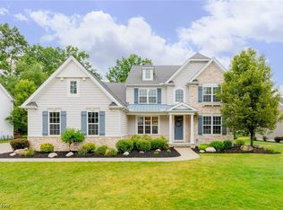 32340 Legacy Pointe Pkwy, Avon Lake, OH 44012