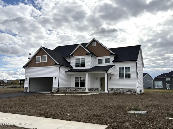 169 Barton Creek Dr, Perrysburg, OH 43551