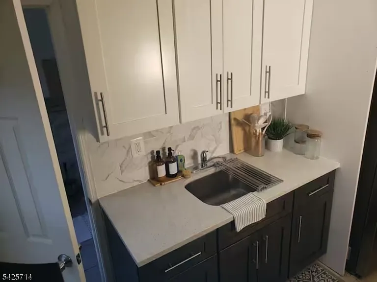 187 Milford Ave #3 — Photo 15