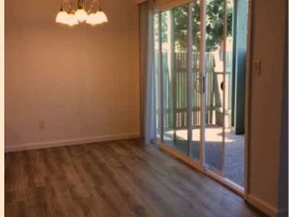 5th image of 10 Coral Cir APT 1