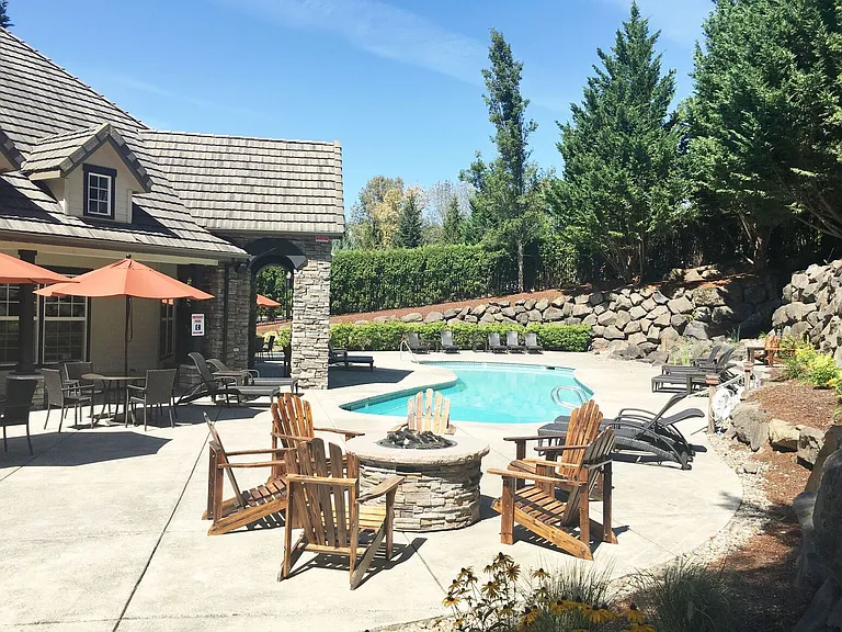 firepit and pool