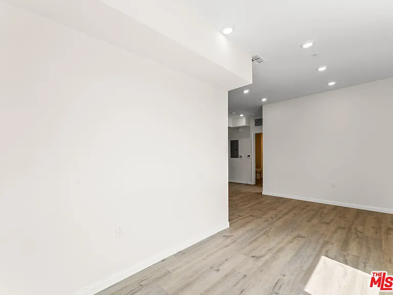 3105 Bellevue Ave #505 — Photo 8