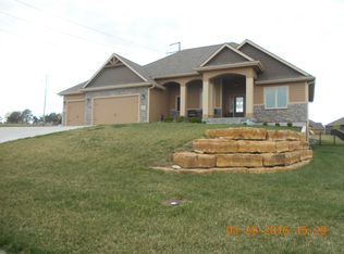 4021 SW Royal Ln, Topeka, KS 66610