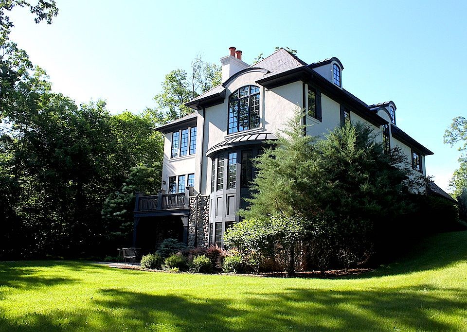 1st image of N1546 Forest Hills Ct