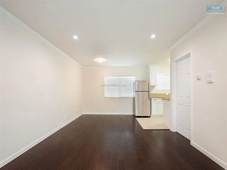 1222 W 39th St — Photo 15