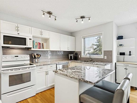 5th image of 20 Stradwick Rise SW