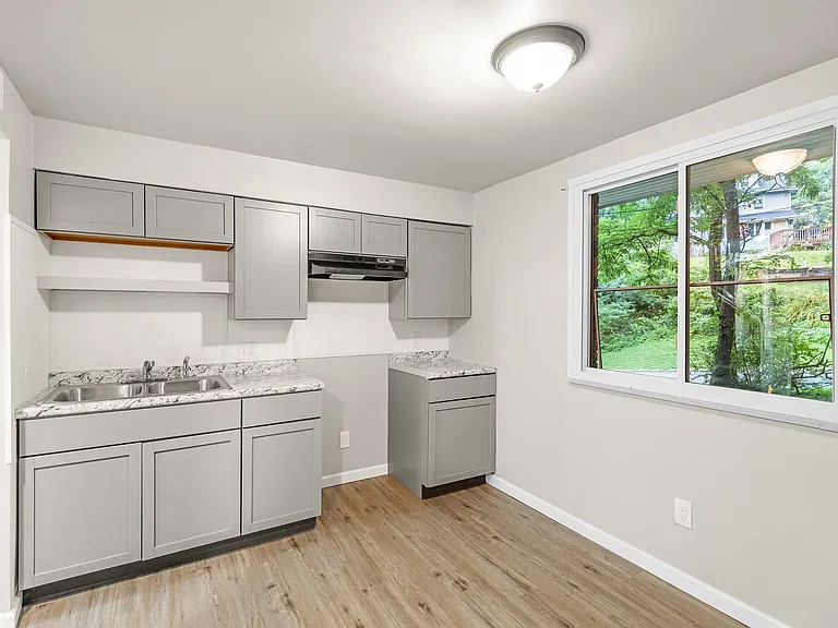 167 Seiberling St #1 — Photo 9