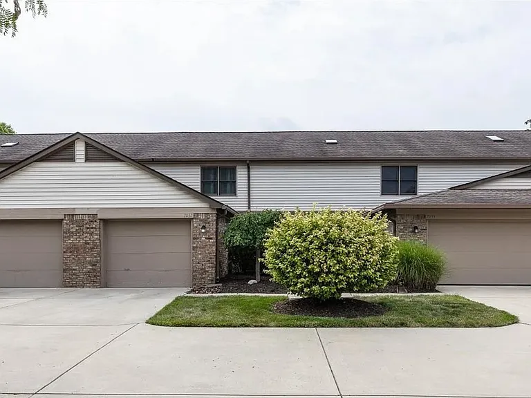 7037 Sea Oats Ln — Photo 1