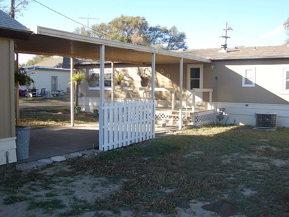 3rd image of 1413 Colony Ave