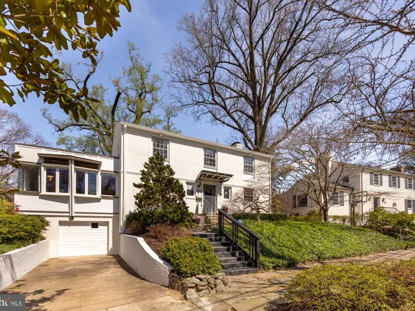 5305 Duvall Dr, Bethesda, MD 20816