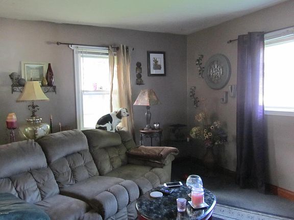 3rd image of 320 4th St SE