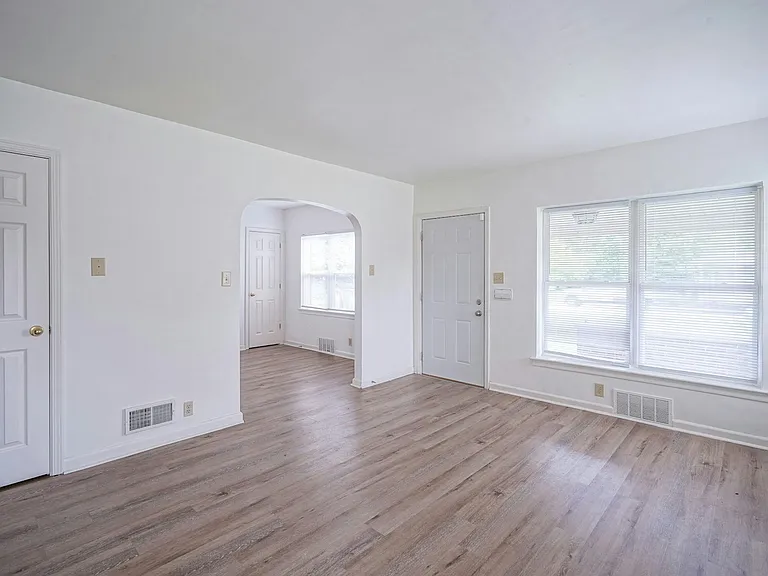 5159 E 16th St #E16 — Photo 5