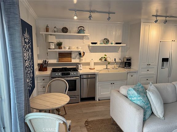 3rd image of 1398 Seacoast Dr #C