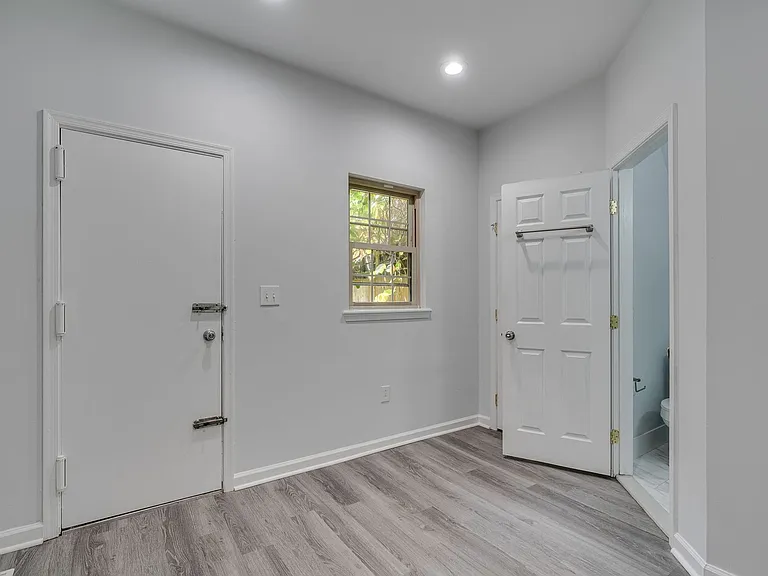 Brand New Luxury Temple Apartments — Photo 27