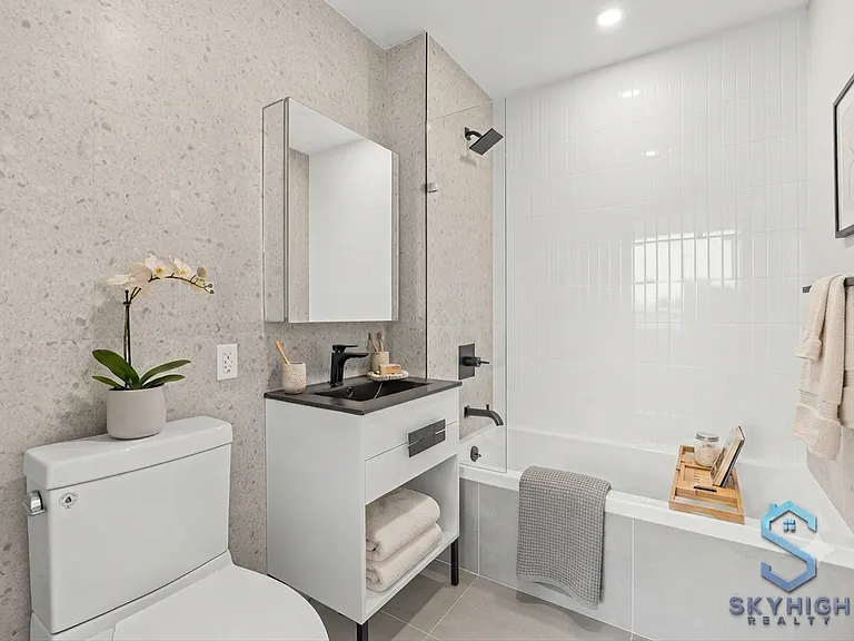1215 Putnam Ave #2C — Photo 8