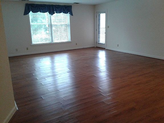 5th image of 3203 Falcon Ln #B211
