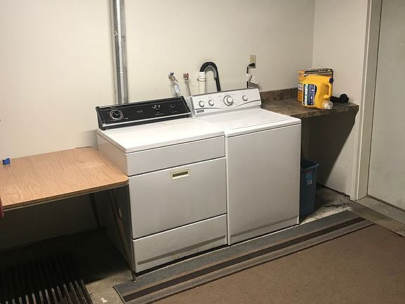 4th image of 1728 Laramie St APT 1