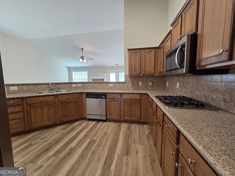 4213 Brentwood Dr — Photo 12