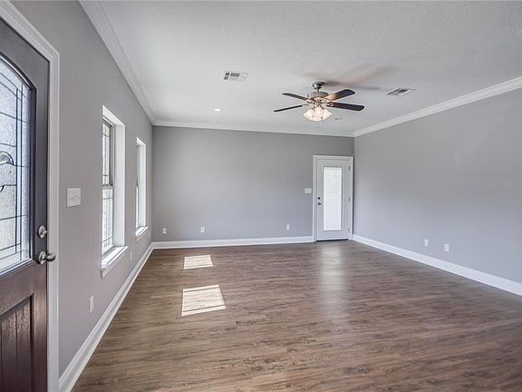4th image of 365 Ann Terrace Ave