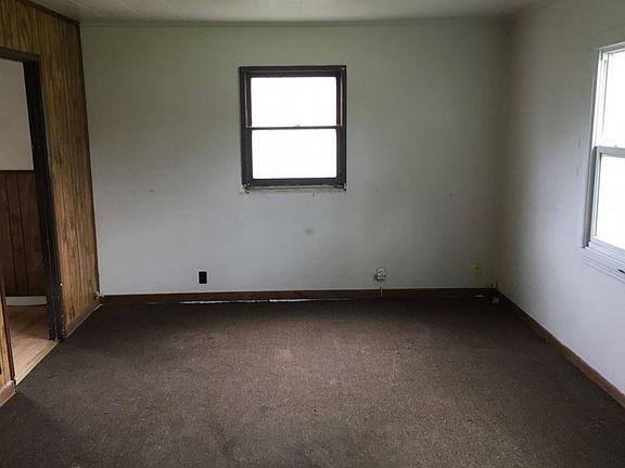 5th image of 3022 N Bolton Ave