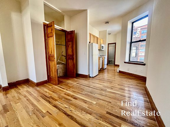 5th image of 814 10th Ave APT 7C
