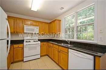 4th image of 550 Lullingstone Dr SE