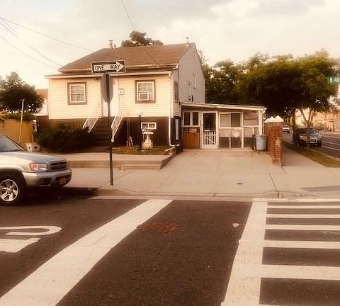 2nd image of 404 48th St #B