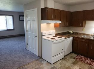525 3rd St SW APT 204, Jamestown, ND 58401