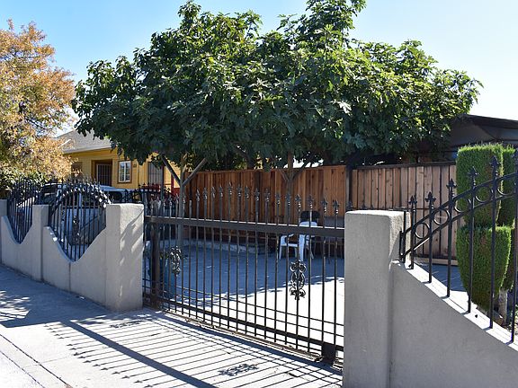 2nd image of 1876 Stowe Ave