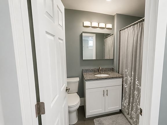 3rd image of 231B Norfolk St #1