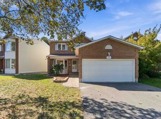 1078 Karsh Dr, Ottawa, ON K1G 4R1