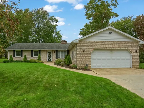 1231 Monticello Ave, Hermitage, PA 16148