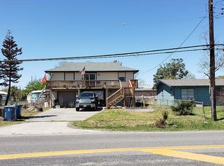 611 N Pearl St, Rockport, TX 78382