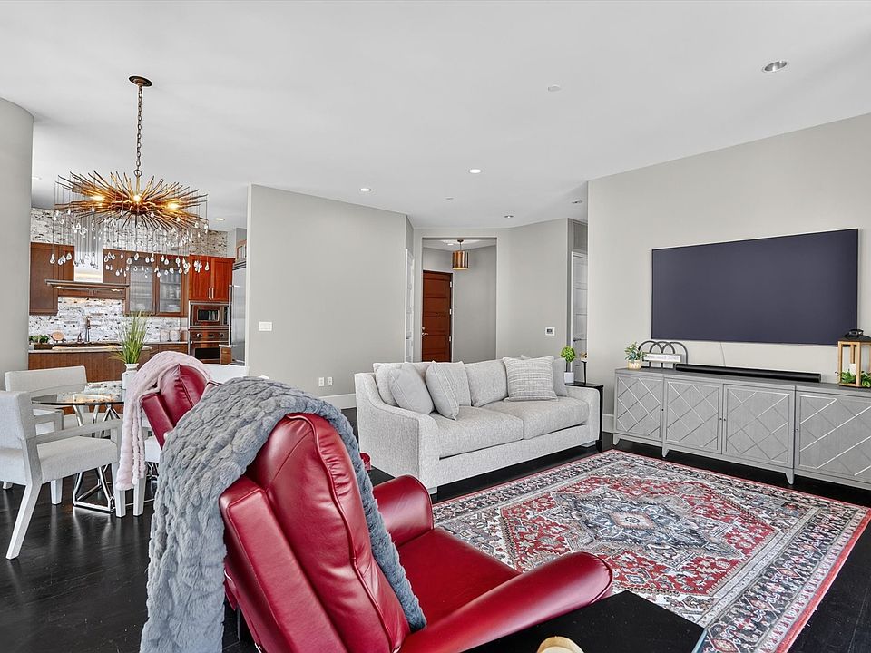 1st image of 1301 Throckmorton St APT 2401