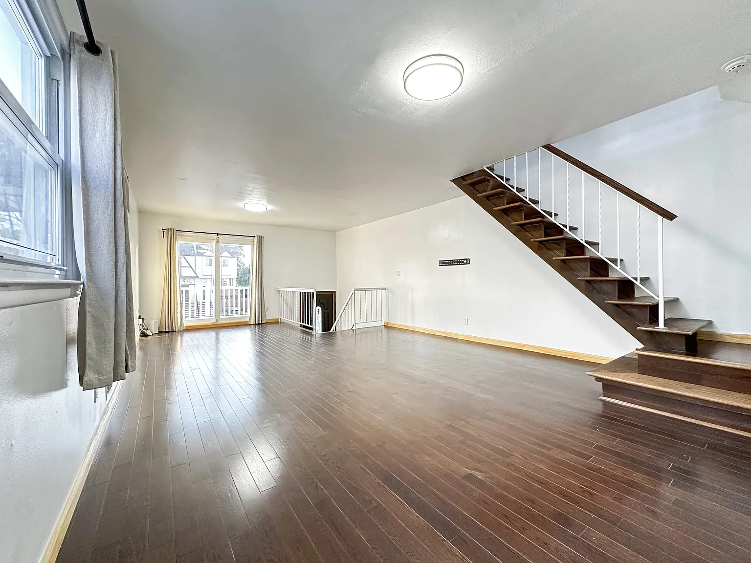 3 bed, 1.5 bath, $3,200 — Photo 2