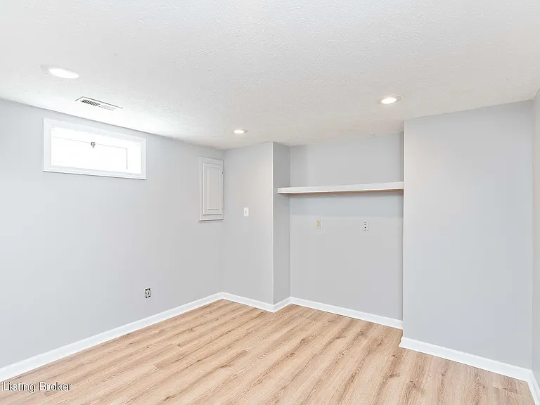 1013 Clerkenwell Rd — Photo 33