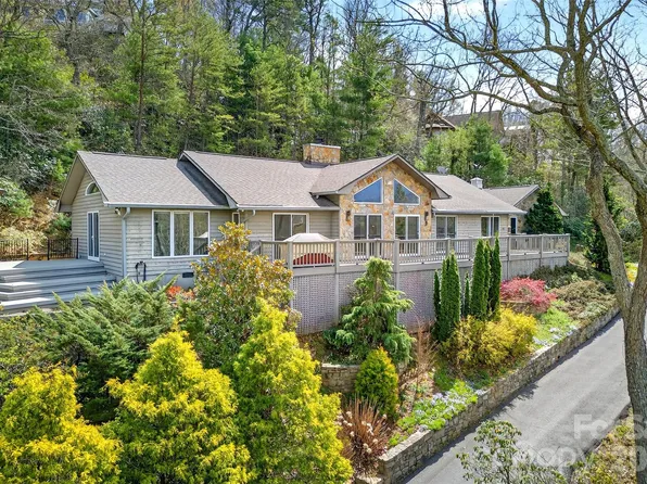 3 Tree Top Pl, Black Mountain, NC 28711